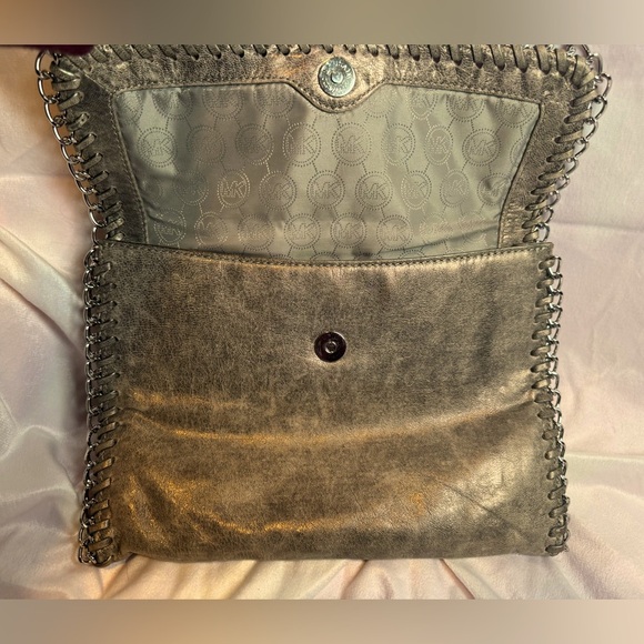 Michael Kors Chelsea Chain Shoulder Bag Nickel Leather- Excellent Condition - Picture 4 of 10